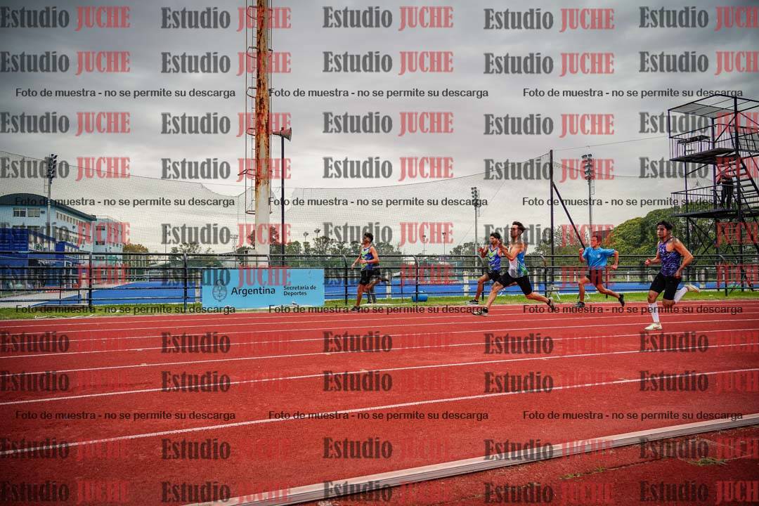 Fotos de los 200 m llanos de varones