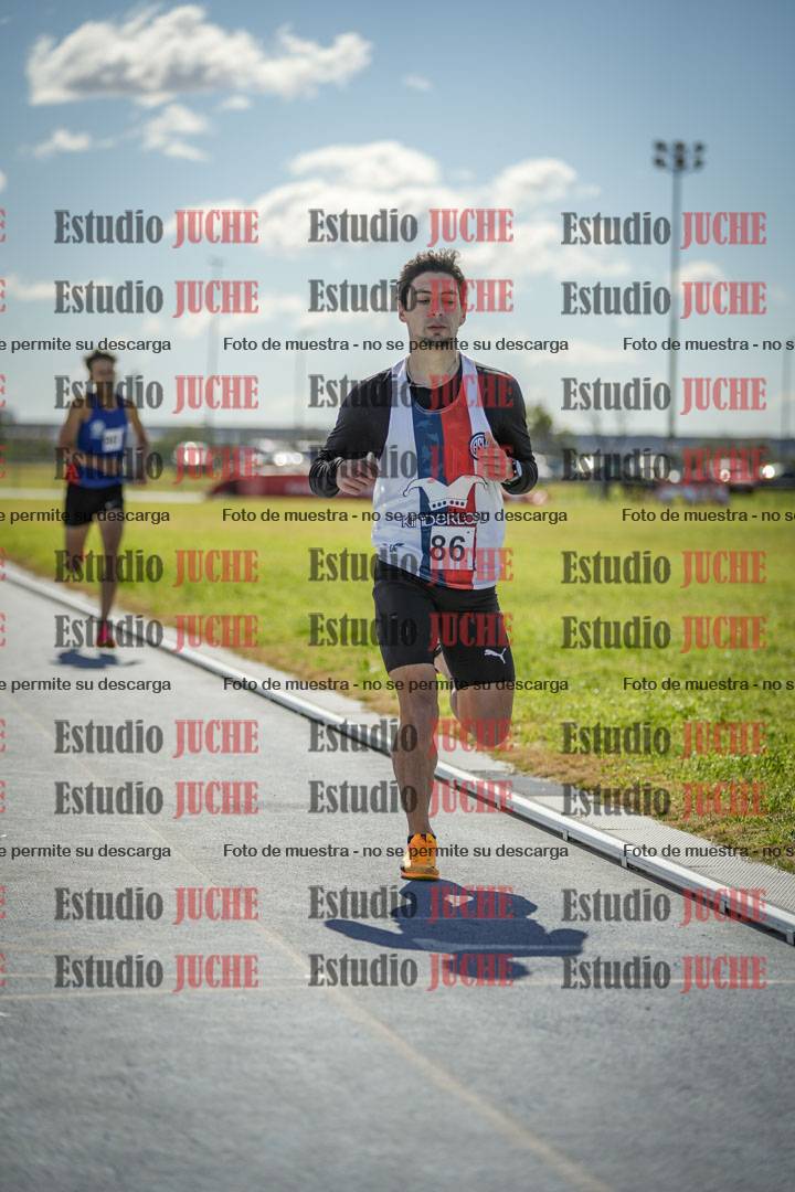 Fotos de los 800 m llanos de varones