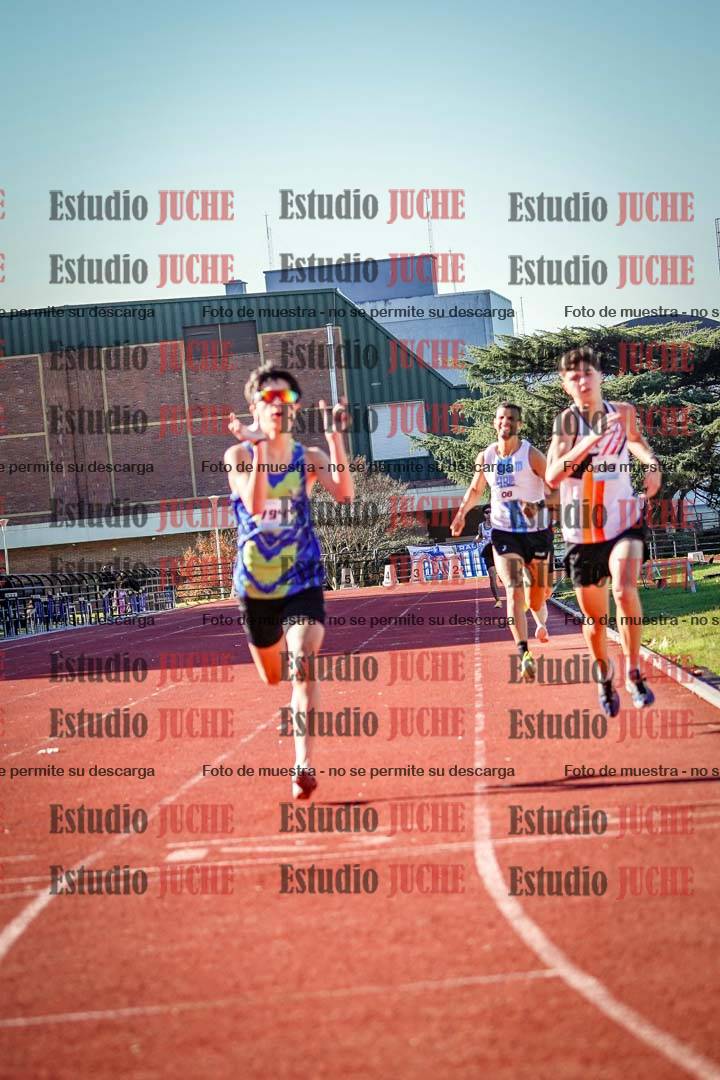 Fotos de los 800 m llanos de varones