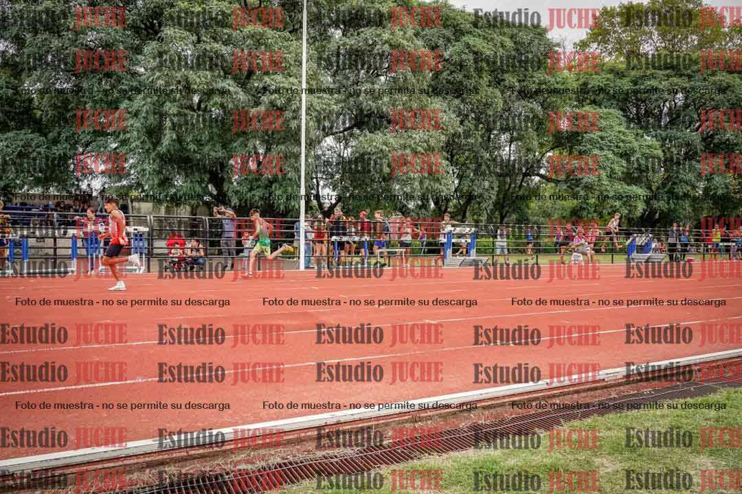 Fotos de los 80 m llanos de varones