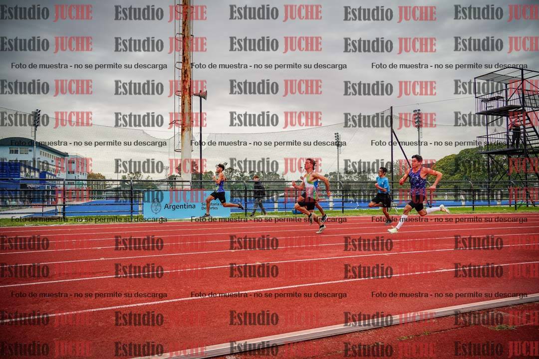 Fotos de los 200 m llanos de varones