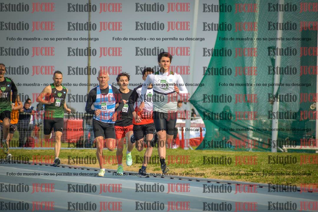 Fotos de los 800 m llanos de varones