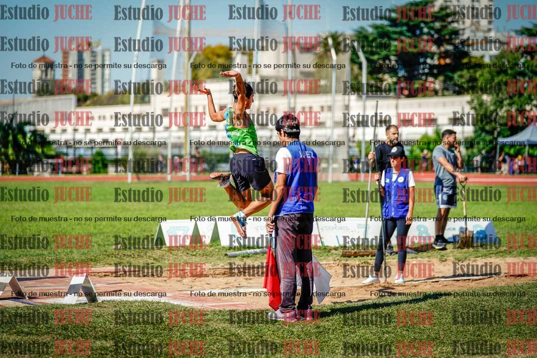 Fotos del salto en largo de varones