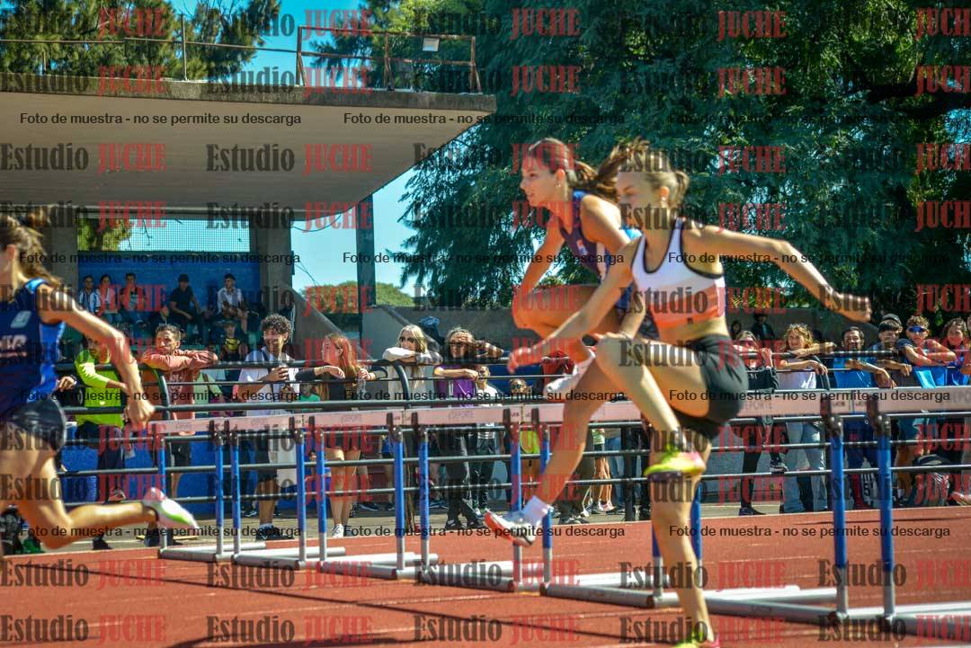 Fotos de los 100 m con vallas de mujeres