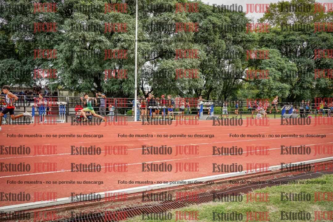 Fotos de los 80 m llanos de varones