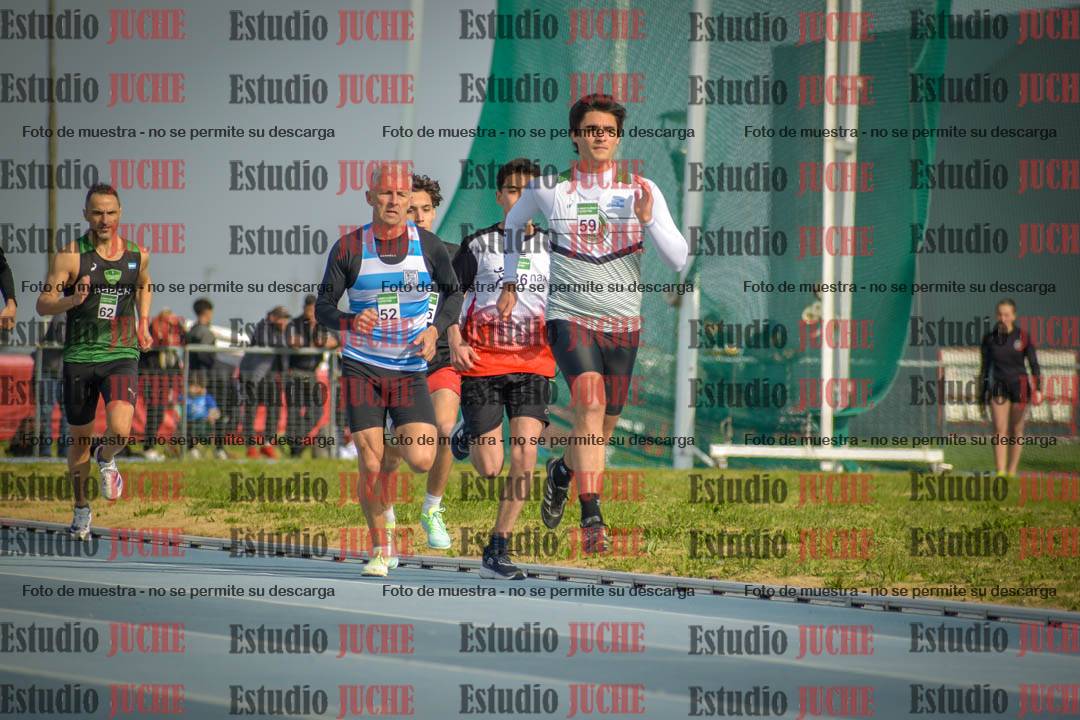 Fotos de los 800 m llanos de varones
