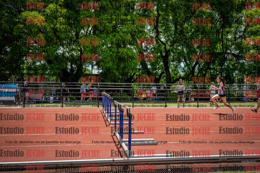 Fotos de los 100 m con vallas de mujeres