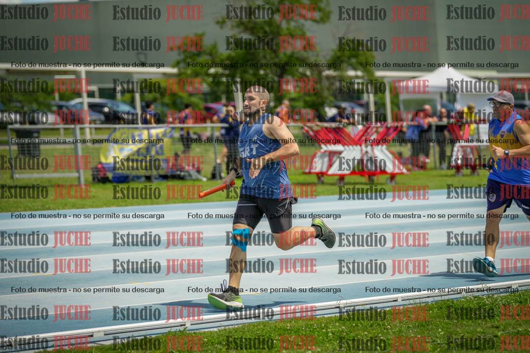 Fotos durante el transcurso de los relevos 20' para running teams - serie 1