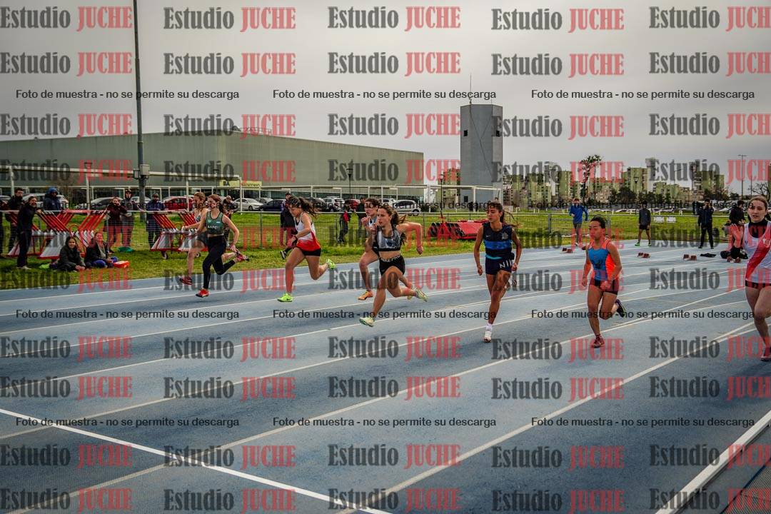 Fotos de los 100 m llanos de mujeres - U17 (FINAL)