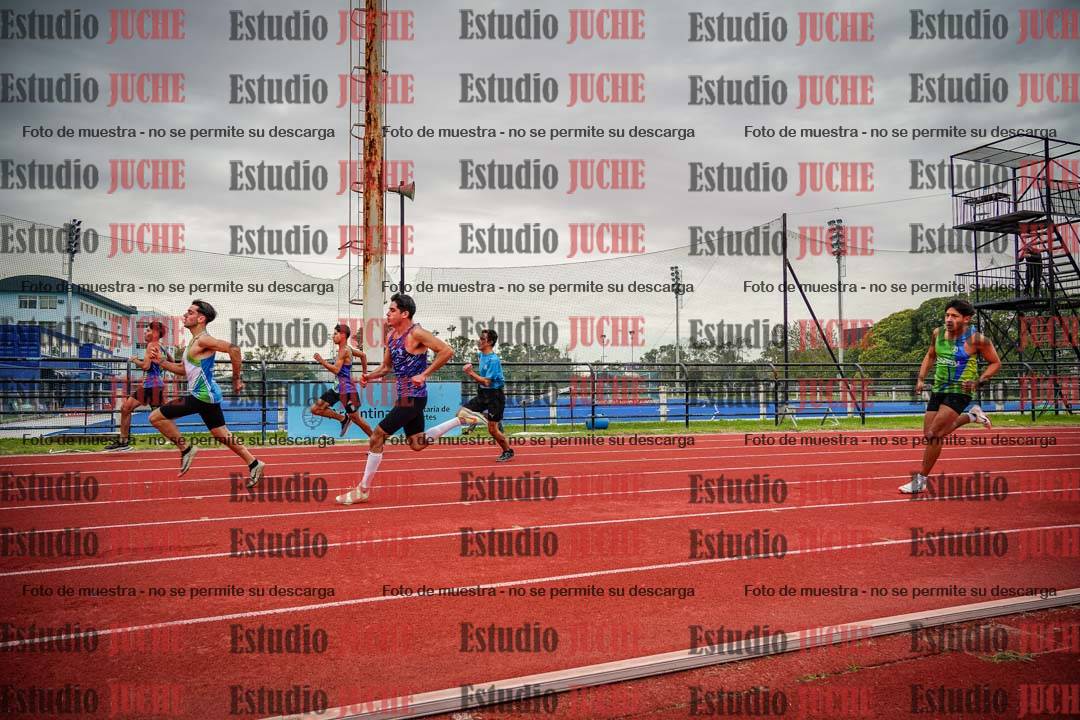 Fotos de los 200 m llanos de varones