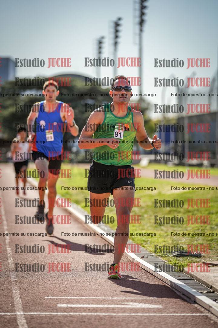 Fotos de los 800 m llanos de varones