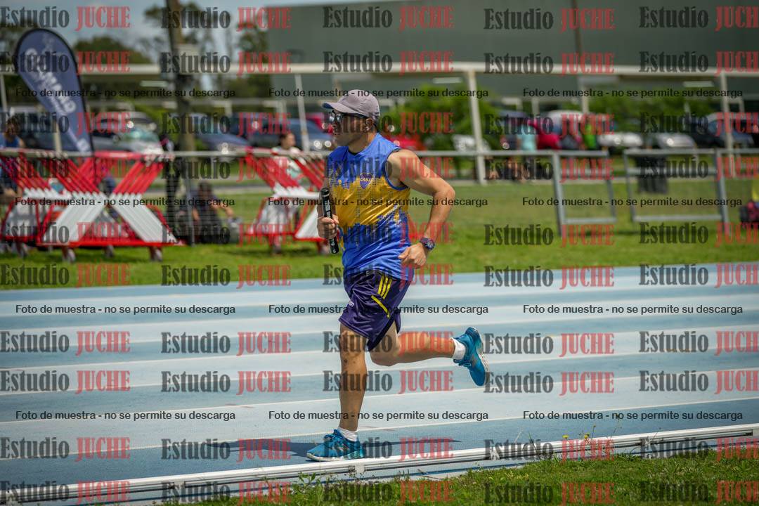Fotos durante el transcurso de los relevos 20' para running teams - serie 1
