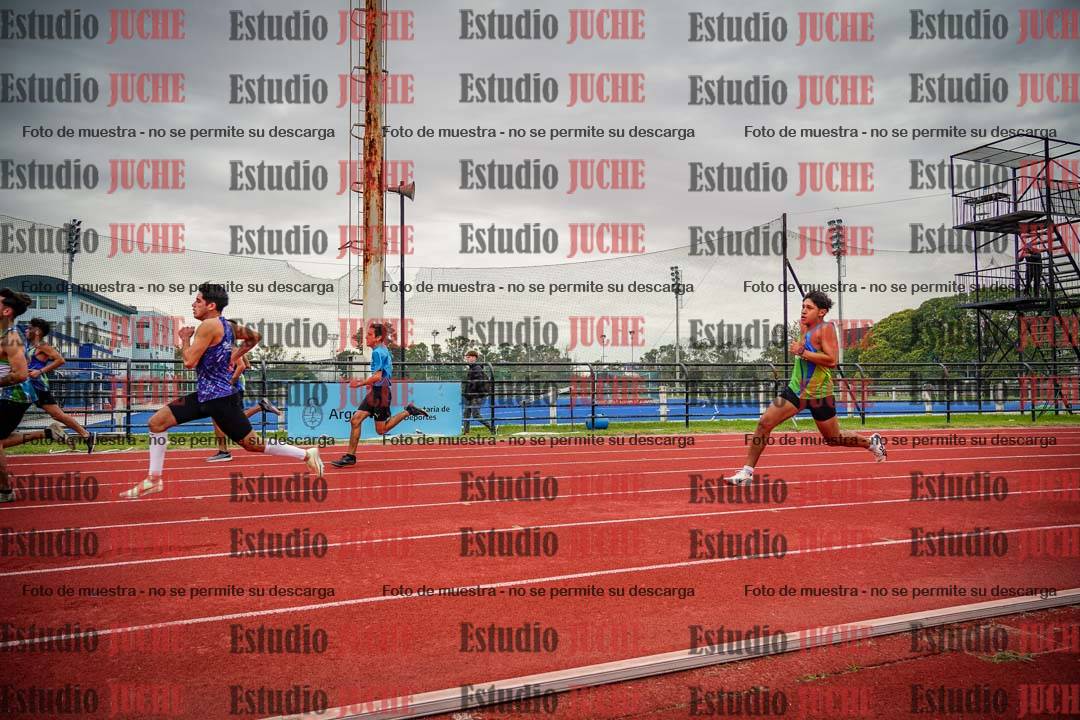 Fotos de los 200 m llanos de varones