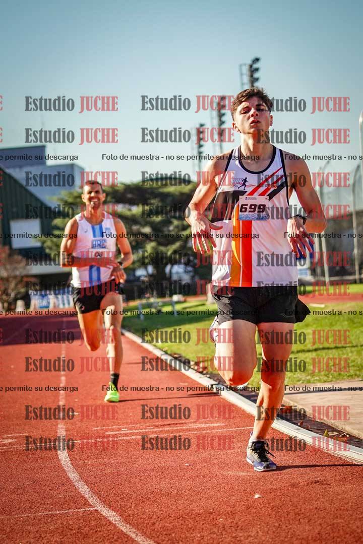 Fotos de los 800 m llanos de varones