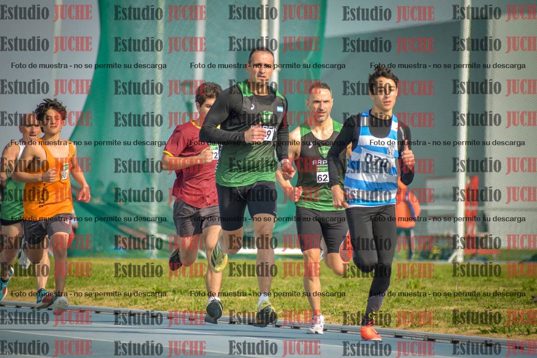 Fotos de los 800 m llanos de varones
