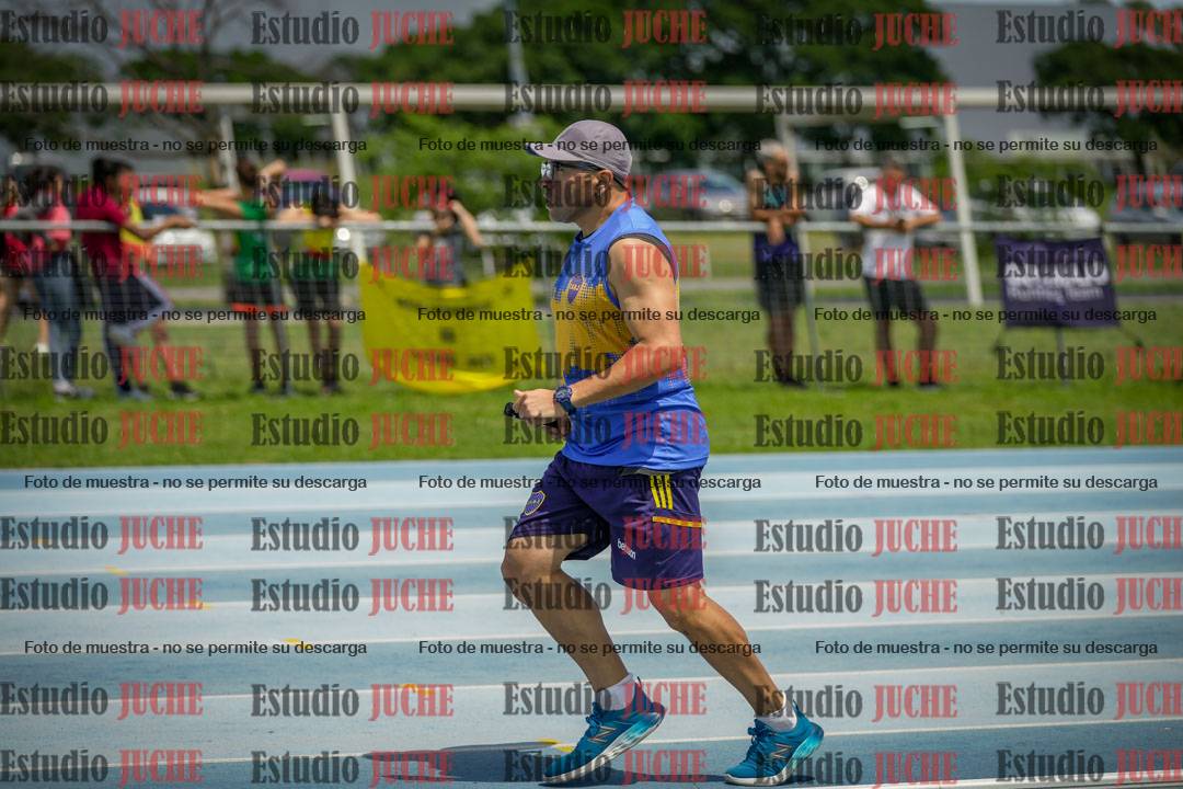 Fotos durante el transcurso de los relevos 20' para running teams - serie 1