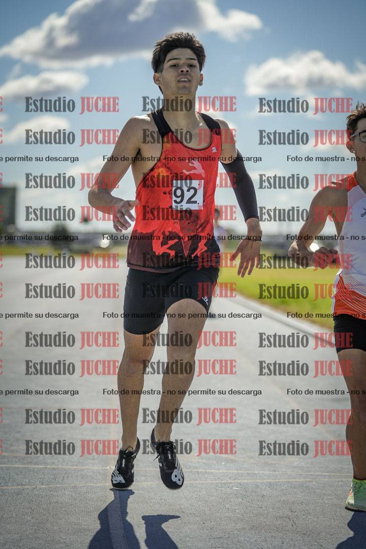 Fotos de los 800 m llanos de varones