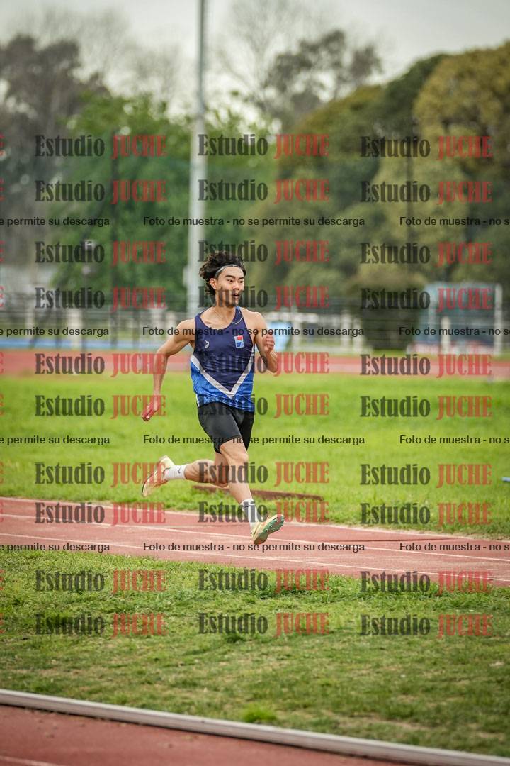 Fotos del salto en largo de varones
