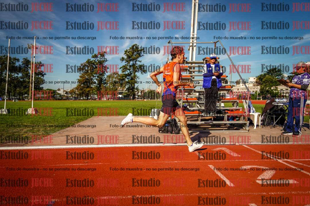 Fotos de los 800 m llanos de varones