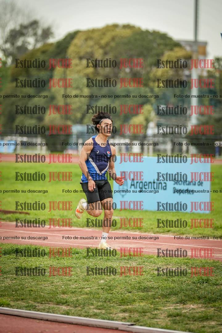 Fotos del salto en largo de varones