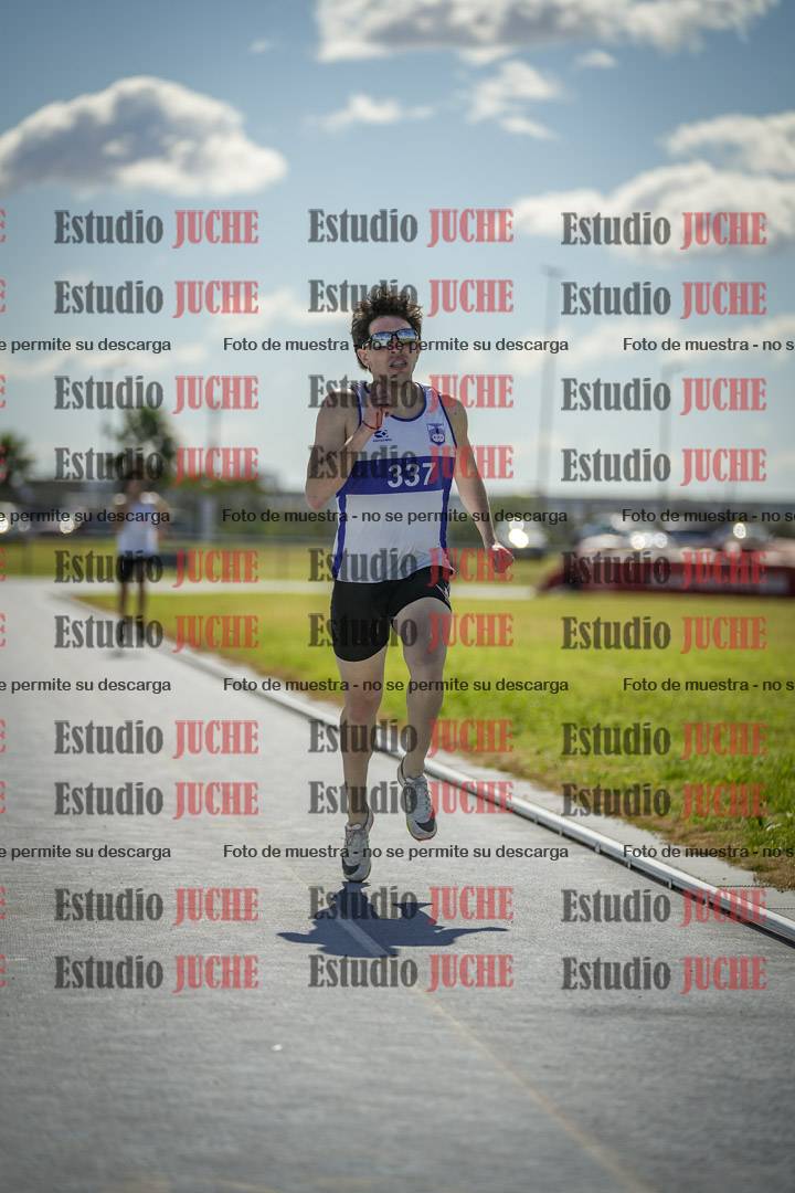Fotos de los 800 m llanos de varones