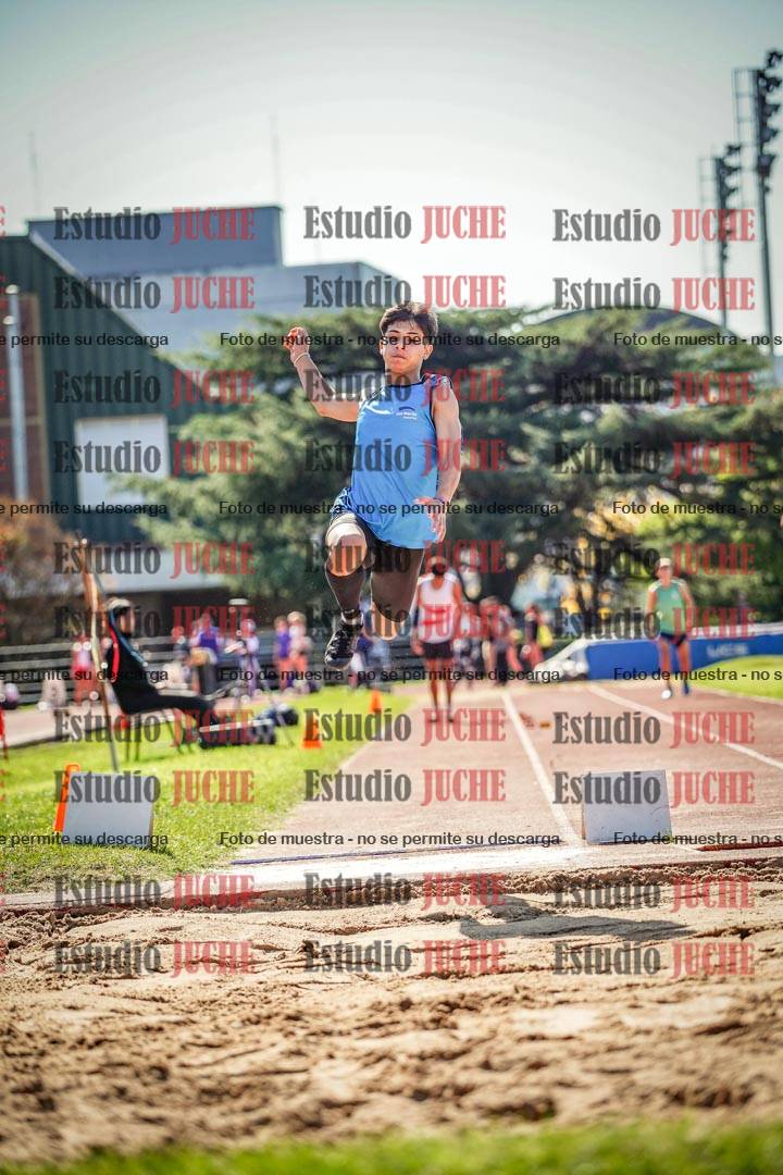 Fotos del salto en largo de varones