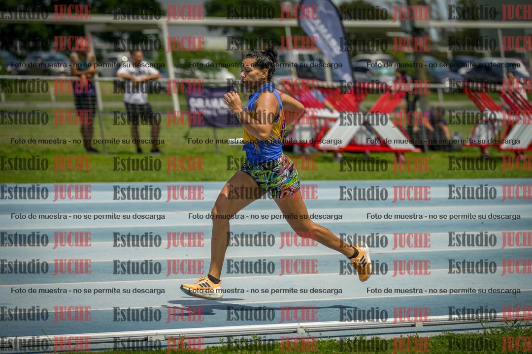 Fotos durante el transcurso de los relevos 20' para running teams - serie 1