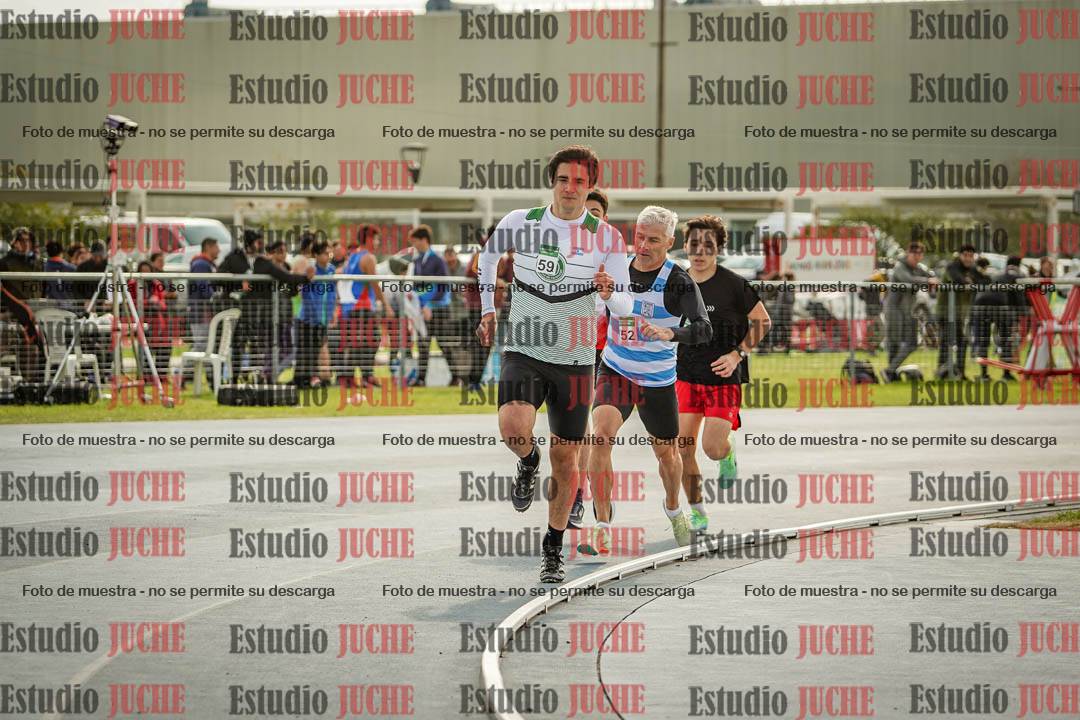 Fotos de los 800 m llanos de varones