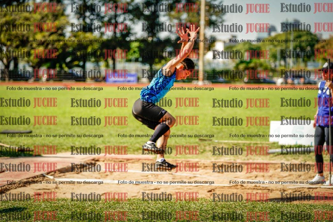 Fotos del salto en largo de varones