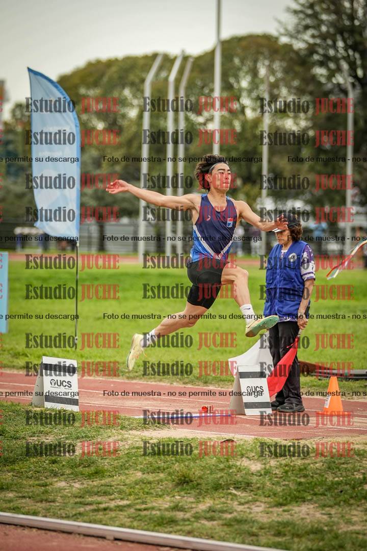 Fotos del salto en largo de varones