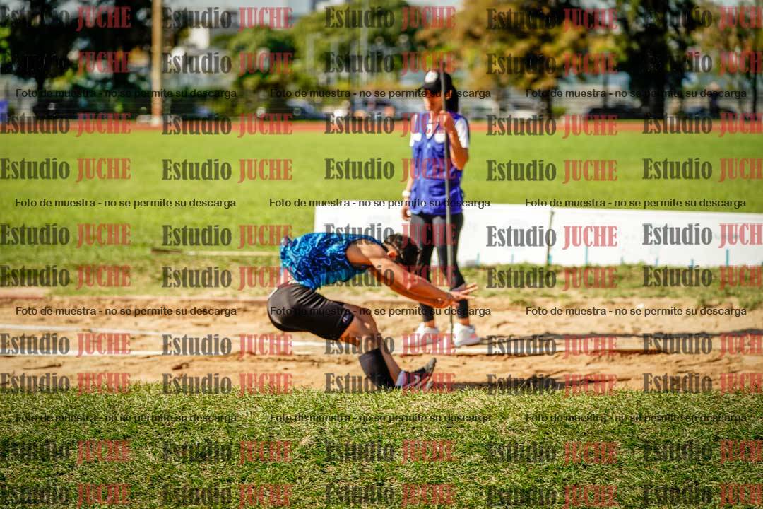 Fotos del salto en largo de varones