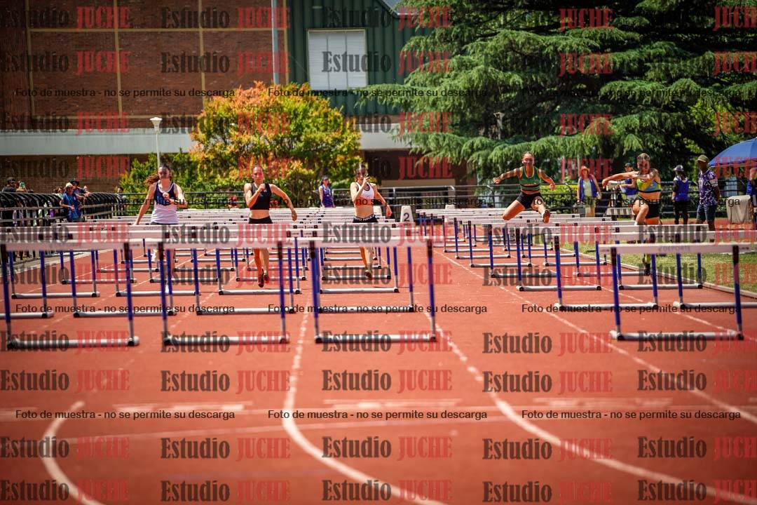 Fotos de los 100 m con vallas de mujeres