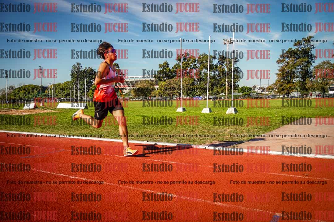 Fotos de los 800 m llanos de varones