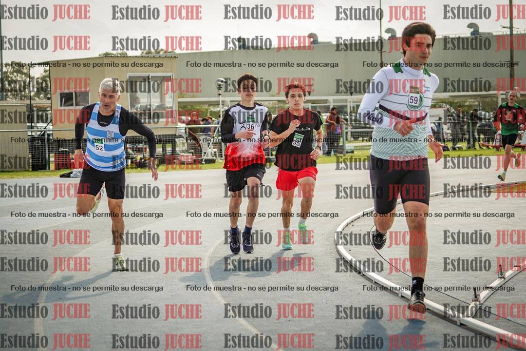 Fotos de los 800 m llanos de varones