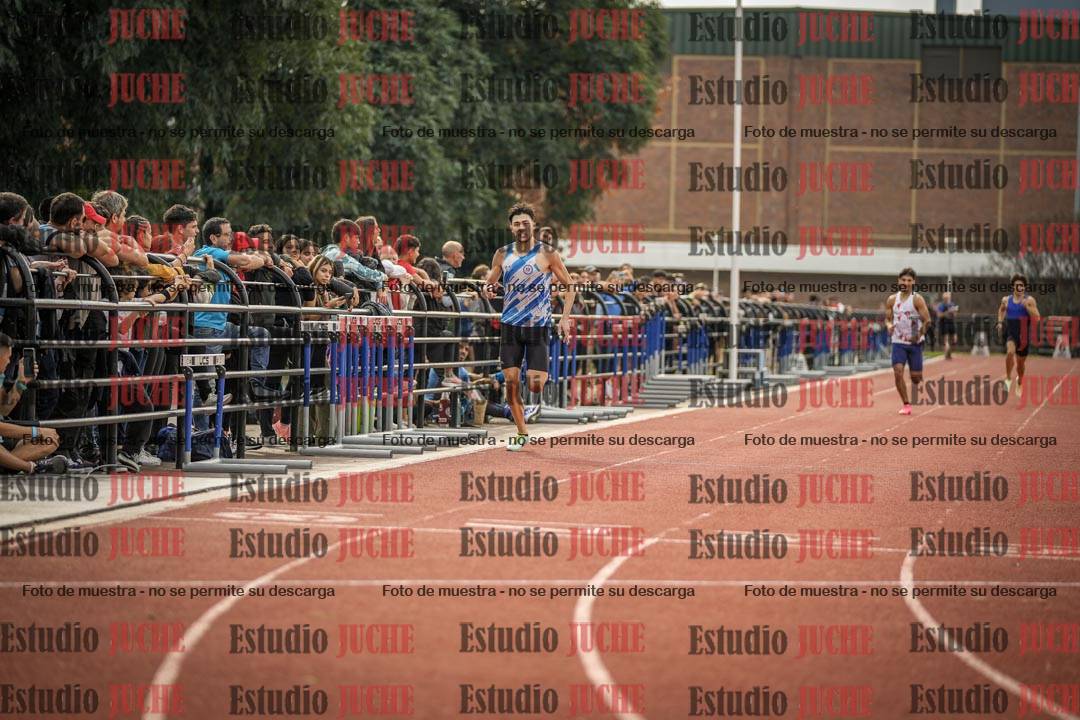 Fotos de los 400 m llanos de varones
