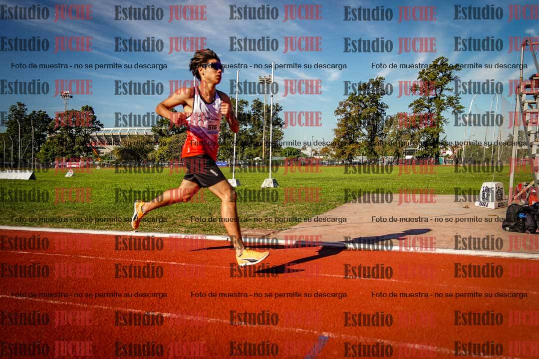 Fotos de los 800 m llanos de varones