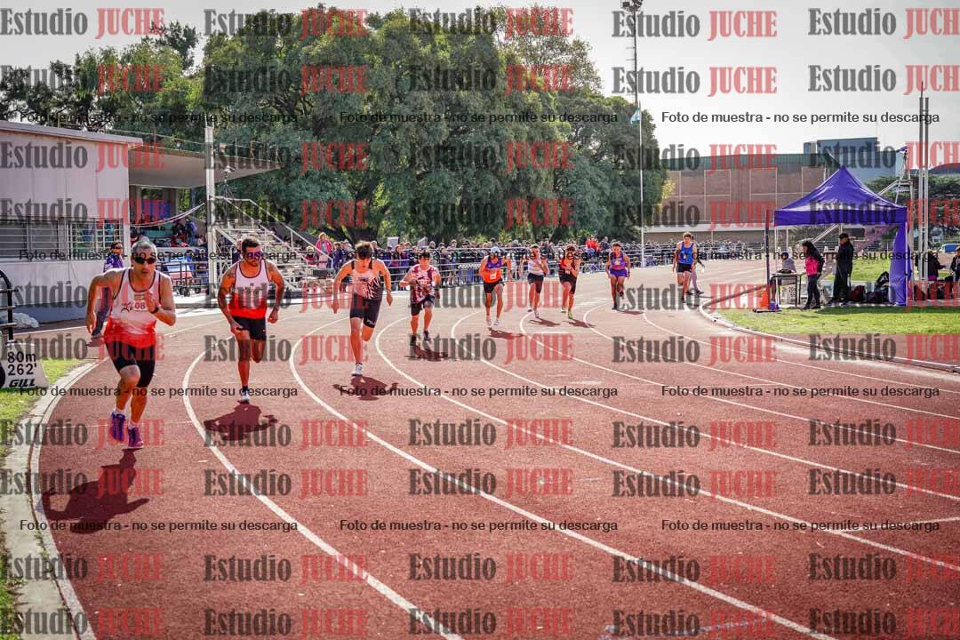 Fotos de los 800 m llanos de varones