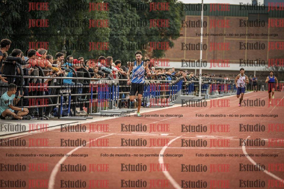 Fotos de los 400 m llanos de varones