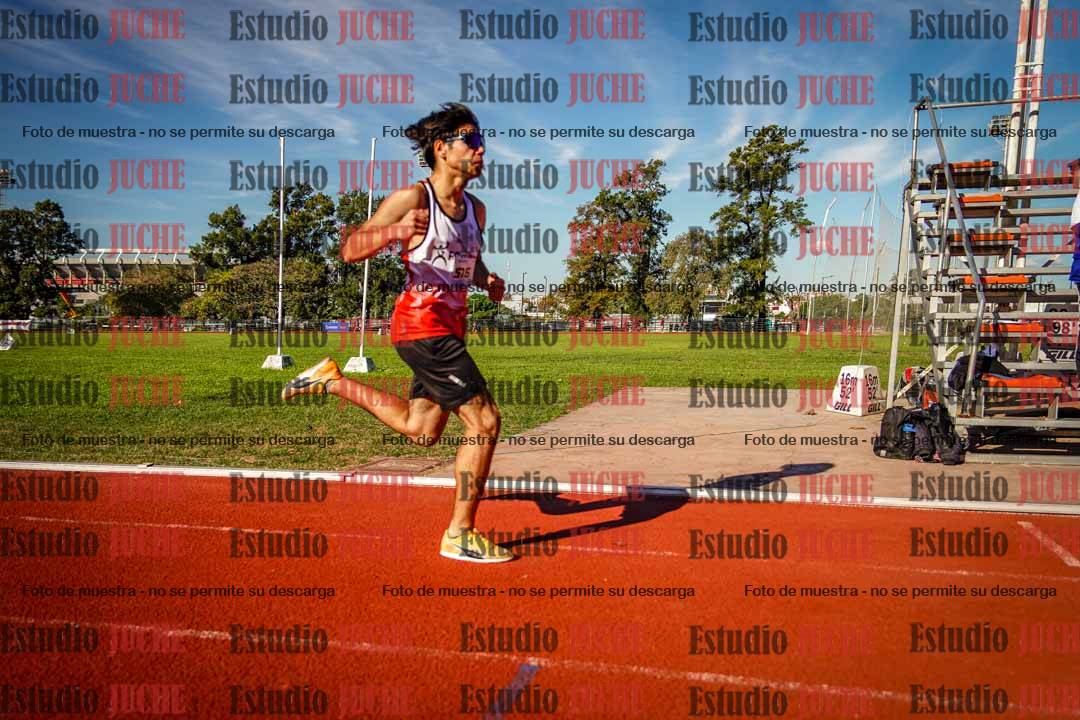 Fotos de los 800 m llanos de varones
