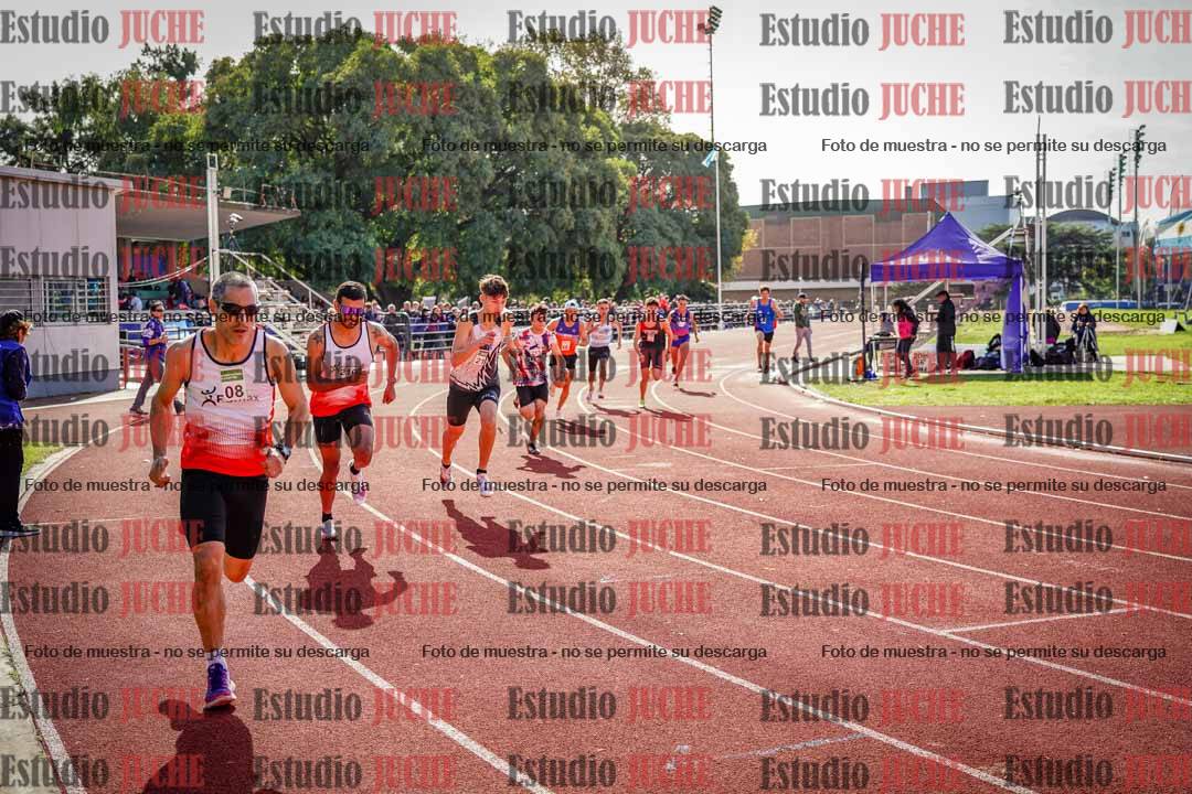 Fotos de los 800 m llanos de varones