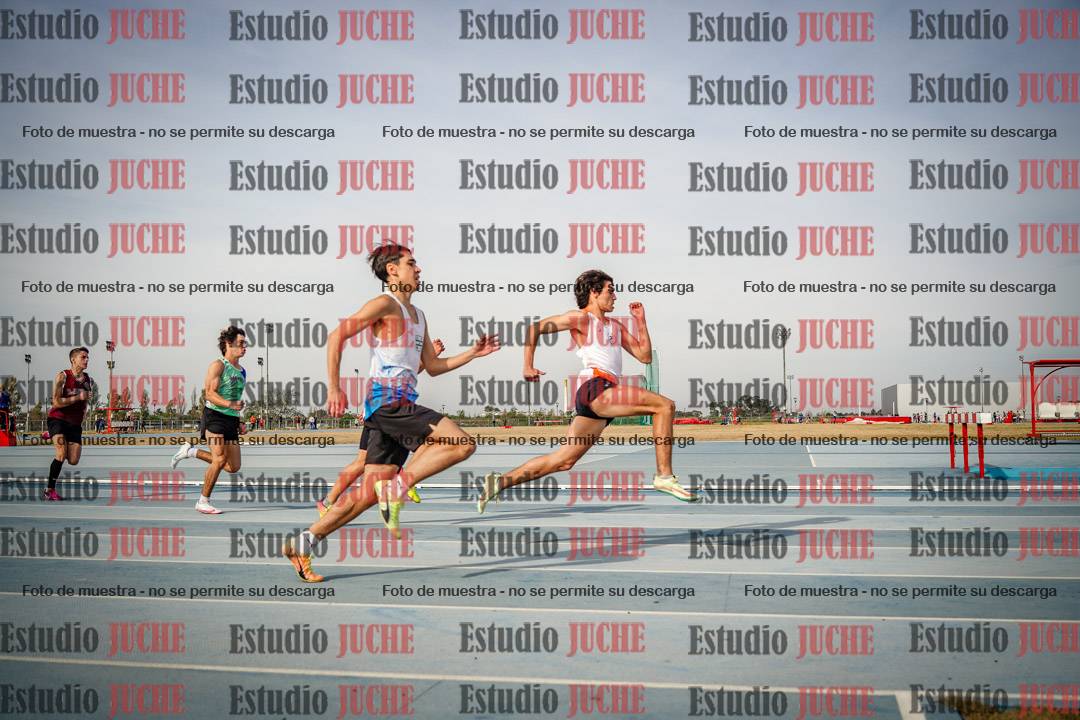 Fotos de los 200 m llanos de varones