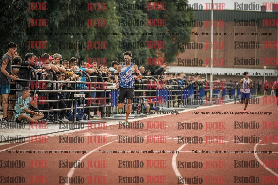 Fotos de los 400 m llanos de varones