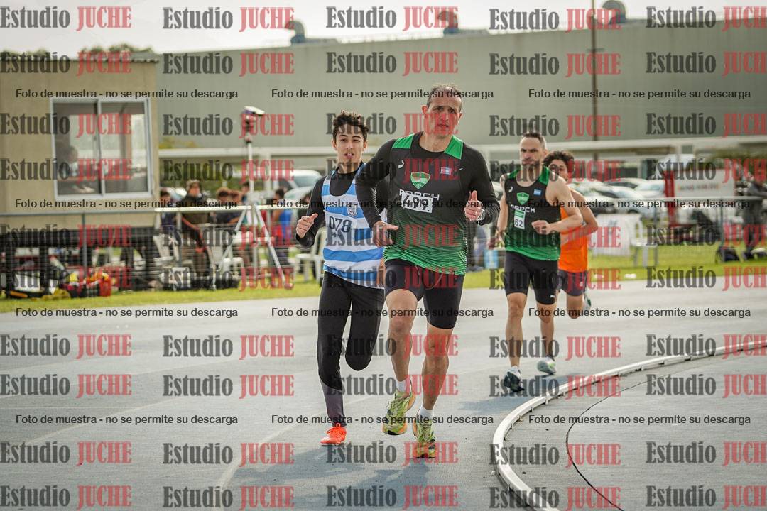 Fotos de los 800 m llanos de varones