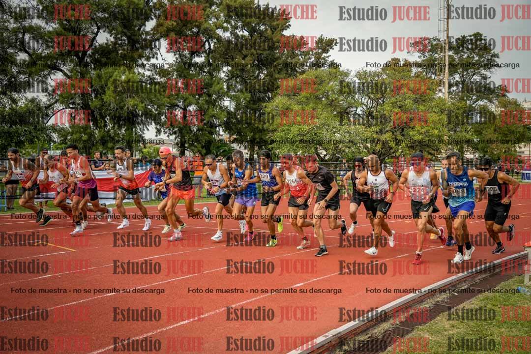 Fotos de los 3000 m llanos de varones