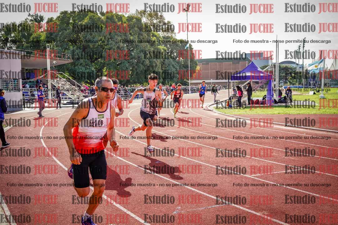 Fotos de los 800 m llanos de varones