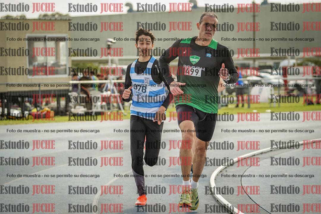 Fotos de los 800 m llanos de varones