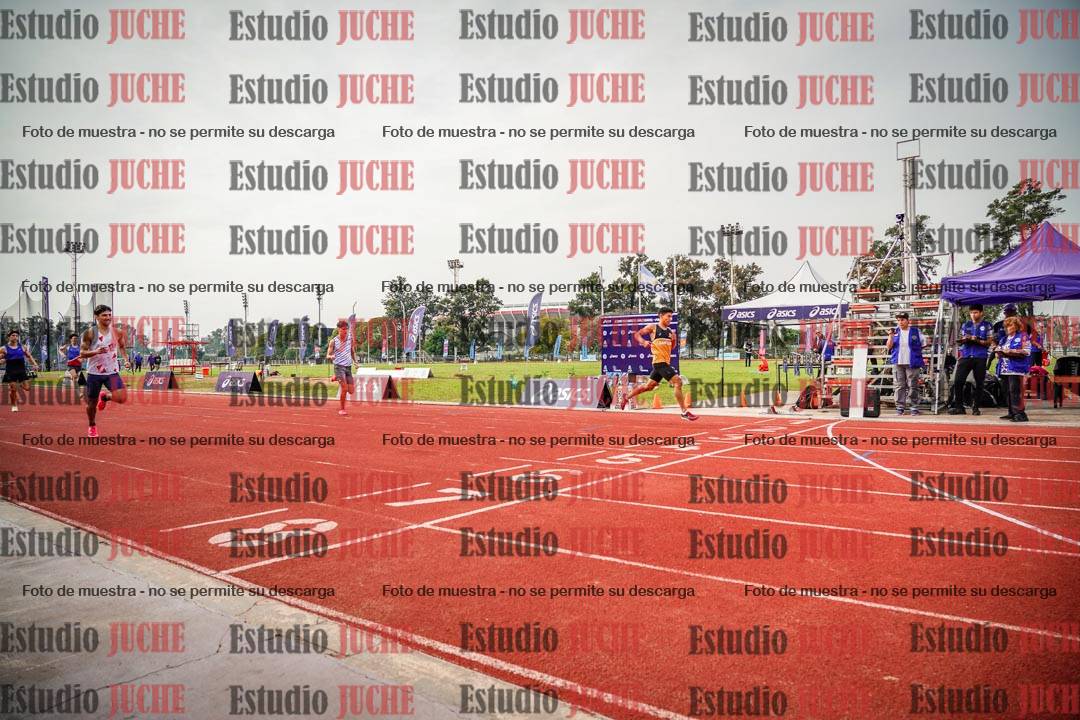 Fotos de los 400 m llanos de varones