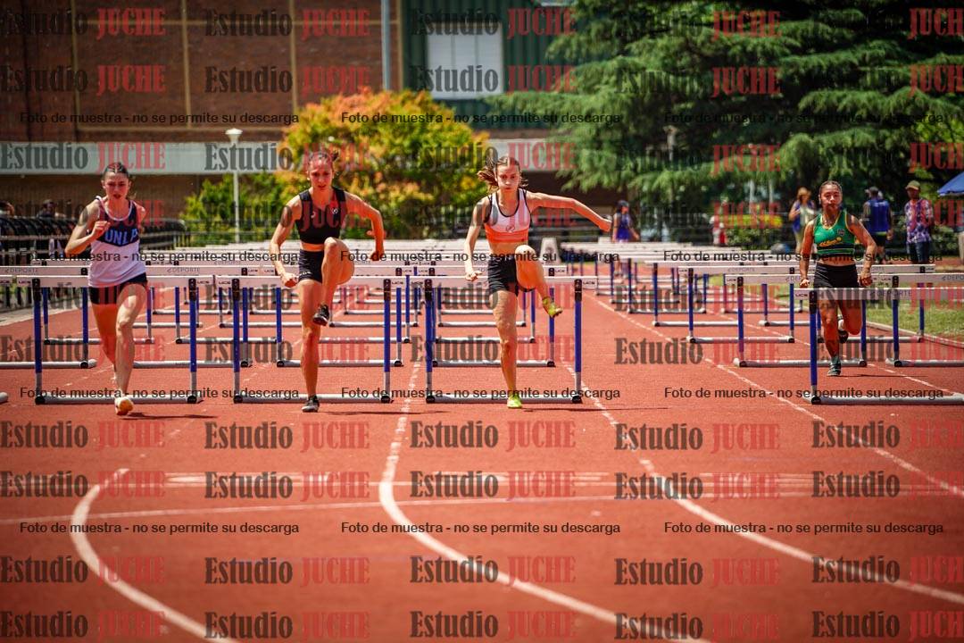Fotos de los 100 m con vallas de mujeres