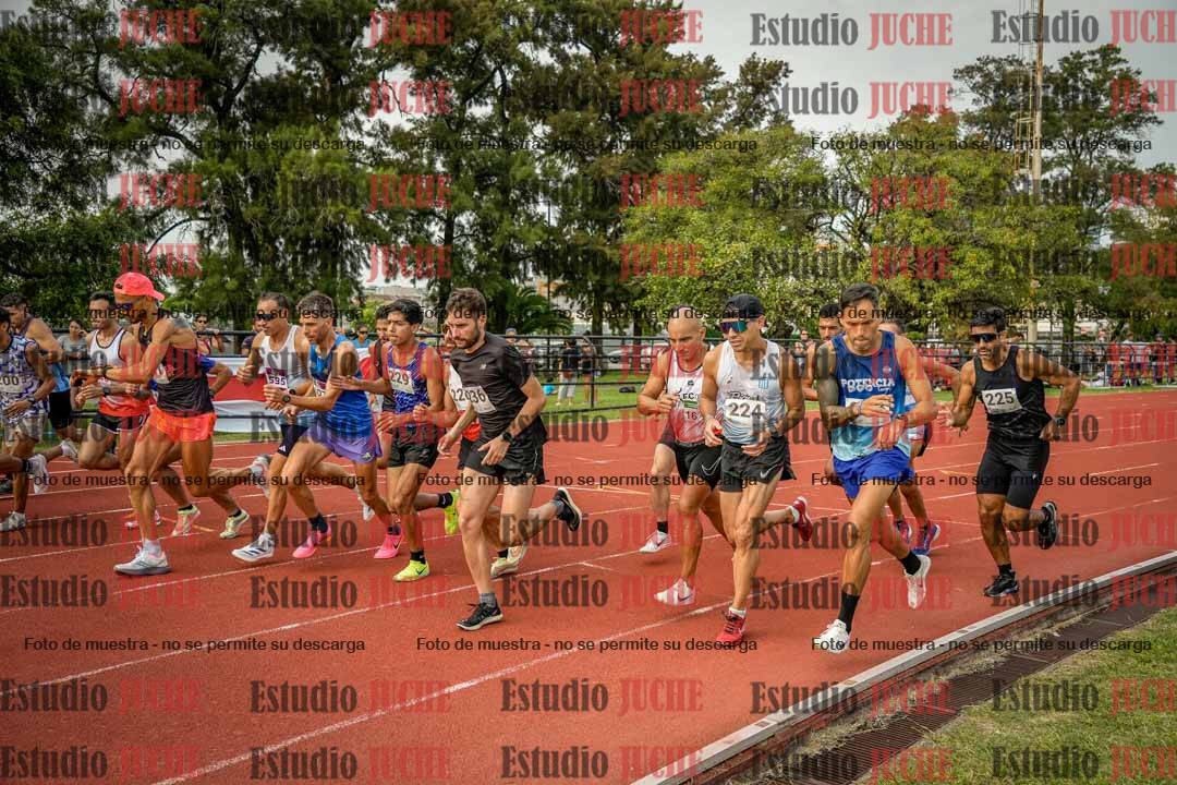 Fotos de los 3000 m llanos de varones