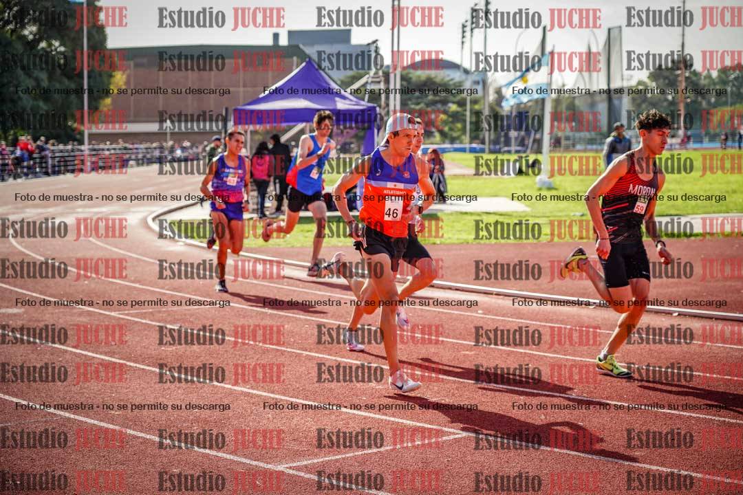 Fotos de los 800 m llanos de varones